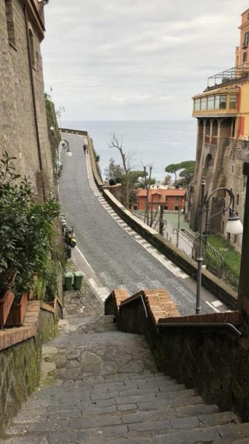 Rosy Monolocale Nel Centro Storico Di Torre Annunziata Di Fronte Scavi Oplonti Daire Dış mekan fotoğraf