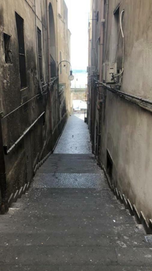 Rosy Monolocale Nel Centro Storico Di Torre Annunziata Di Fronte Scavi Oplonti Daire Dış mekan fotoğraf