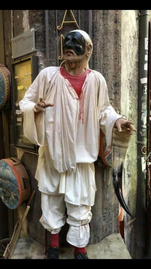 Rosy Monolocale Nel Centro Storico Di Torre Annunziata Di Fronte Scavi Oplonti Daire Dış mekan fotoğraf