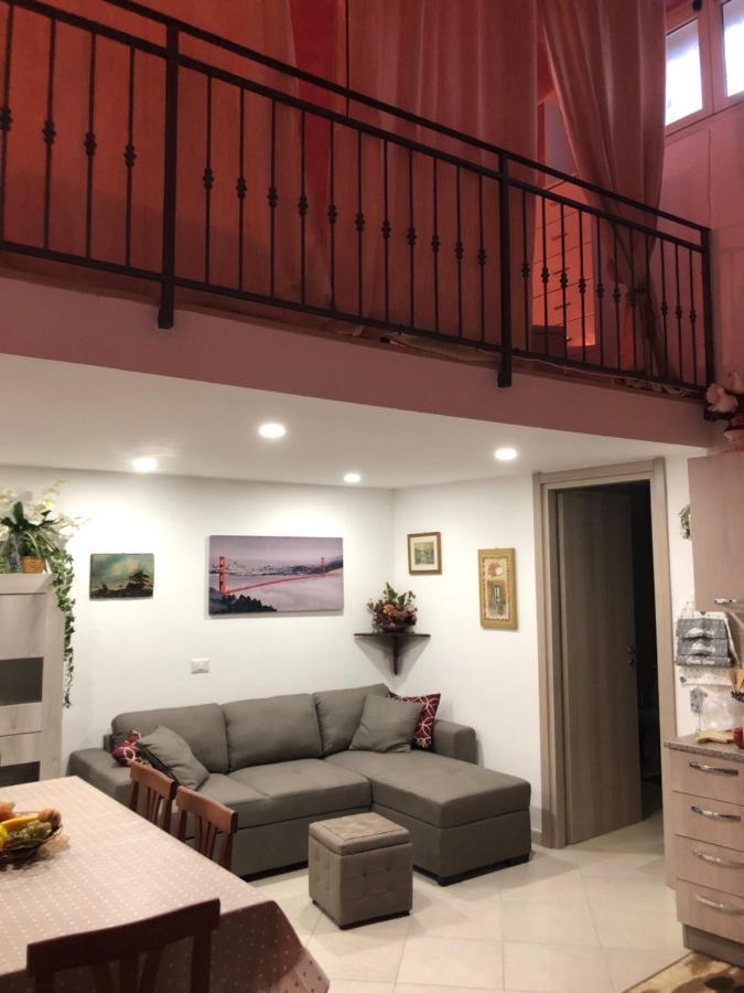 Rosy Monolocale Nel Centro Storico Di Torre Annunziata Di Fronte Scavi Oplonti Daire Dış mekan fotoğraf